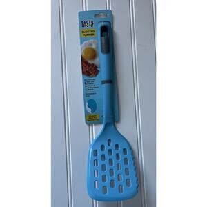 Tasty Slotted Turner 13” Large Surface With Serrated Edge
